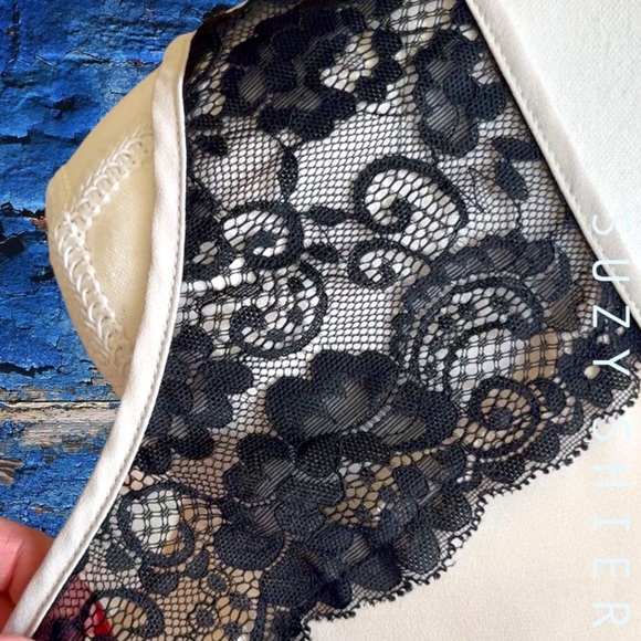 Suzy Shier Cream and Black Lace Detail Blouse - Picture 3 of 11